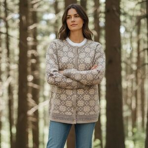 Nordic Design Lambswool cardigan Sweater NWT